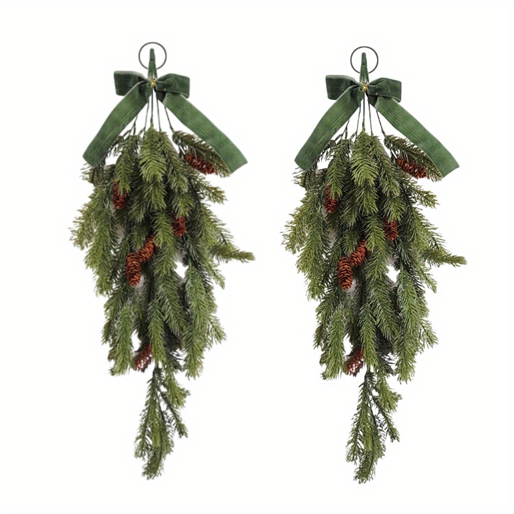 Christmas Tree Artificial - พวงมาลัยคริสต์มาสทรงหยดน้ำ - พวงมาลัยต้นสนประดิษฐ์พร้อมกระดิ่งและโบว์กำมะหยี่ | ของตกแต่งวันหยุดแบบแขวนสำหรับประตู/หิ้ง/เตาผิง